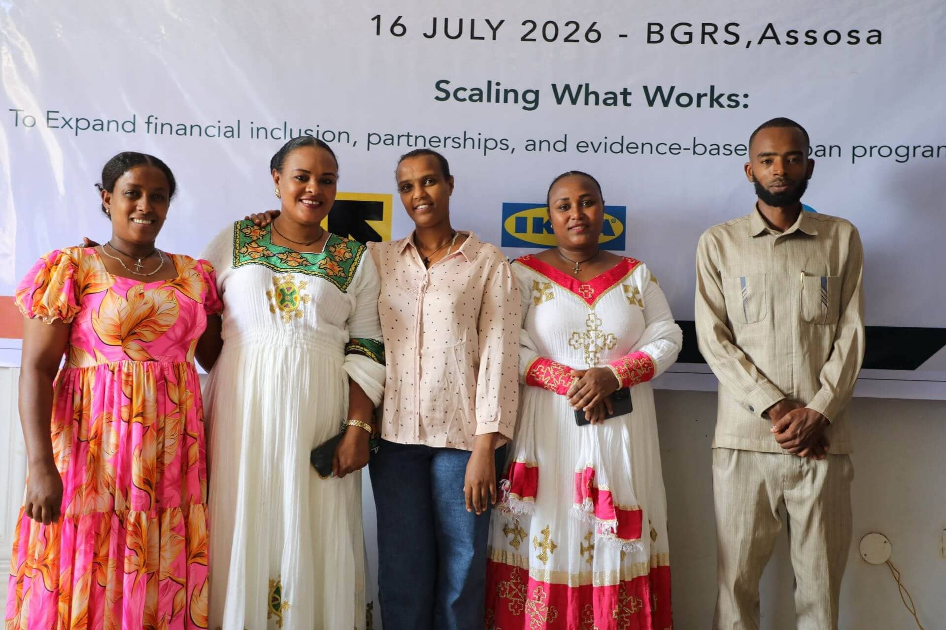 Stakeholders at the Re:BUiLD Ethiopia familiarization workshop